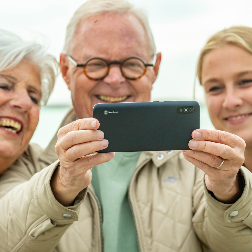 De juiste eenvoudige mobiele telefoon voor senioren kiezen